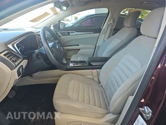 2017 Ford Fusion SE – miniatura 7