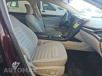 2017 Ford Fusion SE – miniatura 8