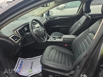 2017 Ford Fusion SE – miniatura 13