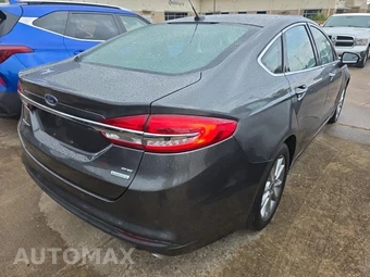 2017 Ford Fusion SE – miniatura 4