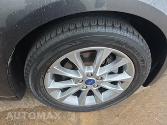 2017 Ford Fusion SE – miniatura 9