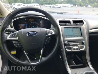 2017 Ford Fusion SE – miniatura 11