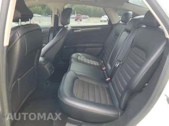 2017 Ford Fusion SE – miniatura 13