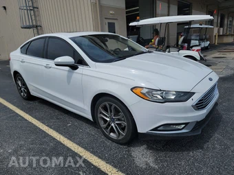 2017 Ford Fusion SE – miniatura 3