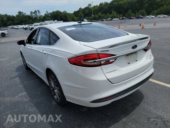 2017 Ford Fusion SE – miniatura 6