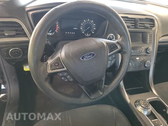 2017 Ford Fusion SE – miniatura 10