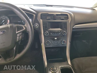 2017 Ford Fusion SE – miniatura 11