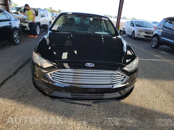 2017 Ford Fusion SE – miniatura 2