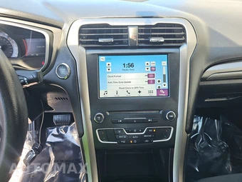 2017 Ford Fusion SE – miniatura 11