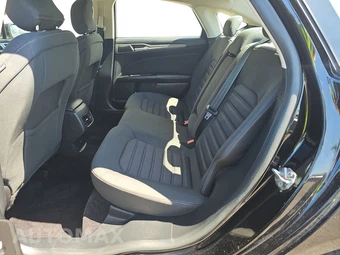 2017 Ford Fusion SE – miniatura 13