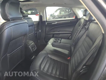 2017 Ford Fusion SE – miniatura 13