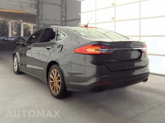 2017 Ford Fusion SE – miniatura 6