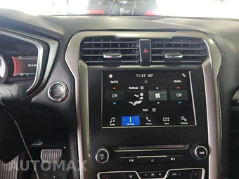 2017 Ford Fusion SE - miniatura 11