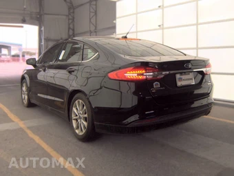 2017 Ford Fusion SE - miniatura 6