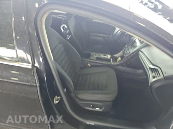 2017 Ford Fusion SE - miniatura 8