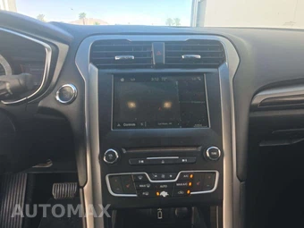 2017 Ford Fusion SE - miniatura 7