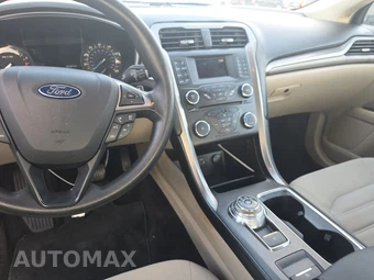2017 Ford Fusion SE - miniatura 11