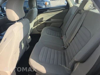 2017 Ford Fusion SE - miniatura 13