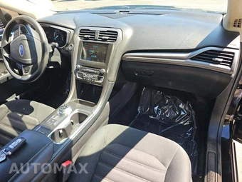 2017 Ford Fusion SE – miniatura 19