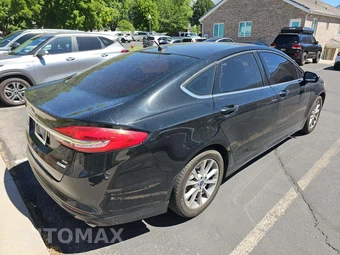 2017 Ford Fusion SE – miniatura 3