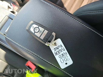 2017 Ford Fusion SE – miniatura 8