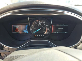 2017 Ford Fusion SE – miniatura 9