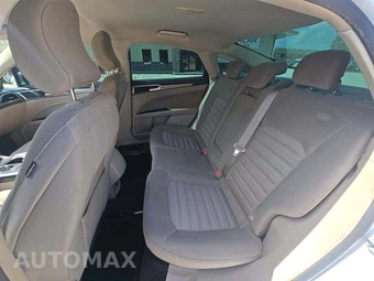 2017 Ford Fusion SE – miniatura 10