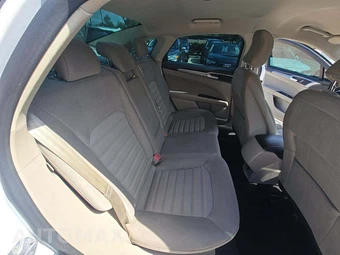 2017 Ford Fusion SE – miniatura 13