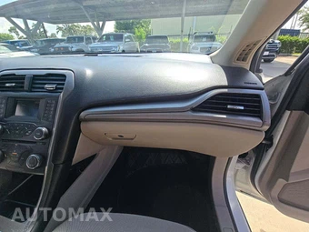 2017 Ford Fusion SE – miniatura 16