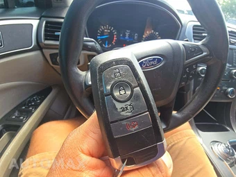2017 Ford Fusion SE – miniatura 5