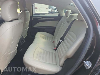 2017 Ford Fusion SE – miniatura 10