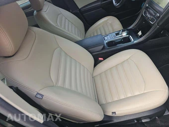 2017 Ford Fusion SE – miniatura 15