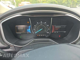 2017 Ford Fusion SE – miniatura 6