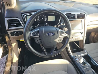 2017 Ford Fusion SE – miniatura 10