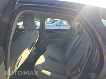 2017 Ford Fusion SE – miniatura 13