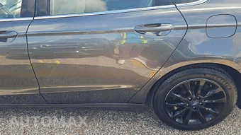 2017 Ford Fusion SE – miniatura 21
