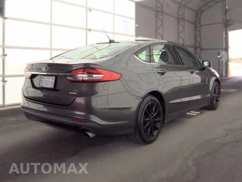 2017 Ford Fusion SE – miniatura 4
