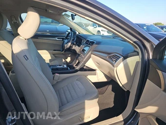 2017 Ford Fusion SE – miniatura 8