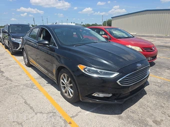 2017 Ford Fusion SE – miniatura 3