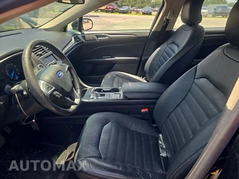 2017 Ford Fusion SE – miniatura 7