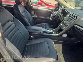2017 Ford Fusion SE – miniatura 8