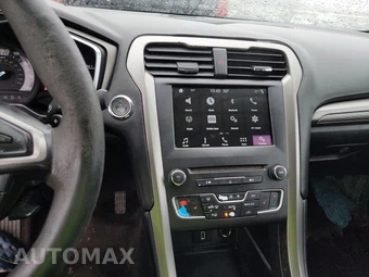 2017 Ford Fusion SE – miniatura 11