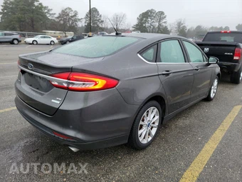 2017 Ford Fusion SE – miniatura 4