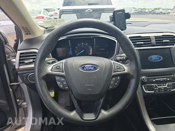 2017 Ford Fusion SE – miniatura 10