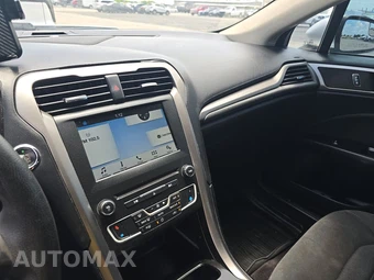 2017 Ford Fusion SE – miniatura 11
