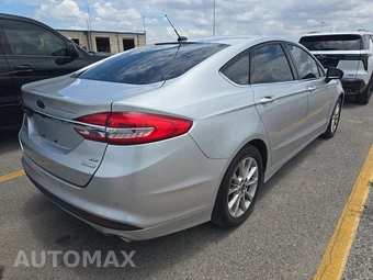 2017 Ford Fusion SE – miniatura 4