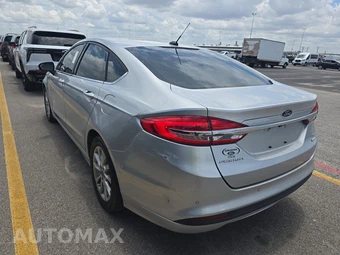 2017 Ford Fusion SE – miniatura 6