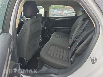 2017 Ford Fusion SE - miniatura 7