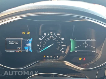2017 Ford Fusion SE – miniatura 12