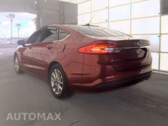 2017 Ford Fusion SE – miniatura 6
